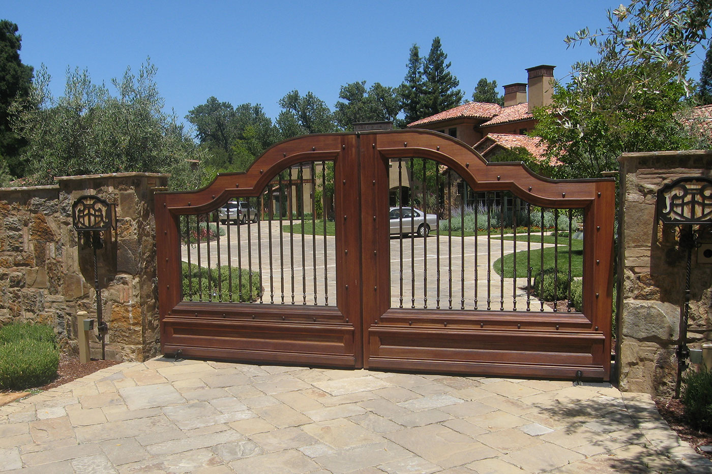 Woodside Tuscan — photograph 2